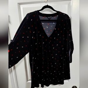 Torrid 3x black blouse with feather design